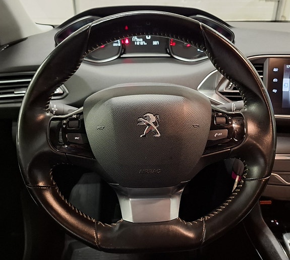 Peugeot 308 SW 24 of 25