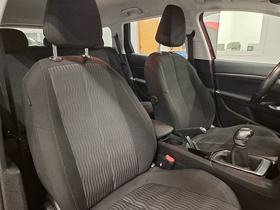 Peugeot 308 SW 17 of 25