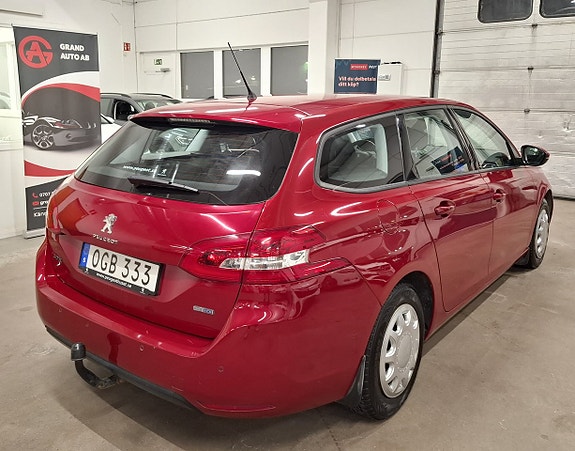 Peugeot 308 SW 4 of 5