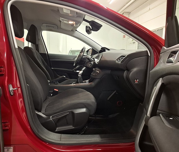 Peugeot 308 SW 16 of 25