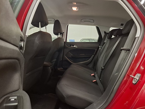Peugeot 308 SW 18 of 25