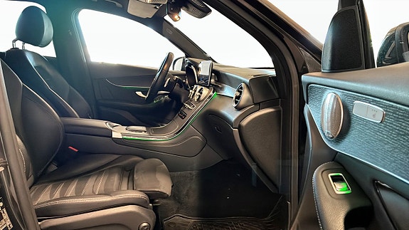 Mercedes-Benz GLC300 de 3 of 5