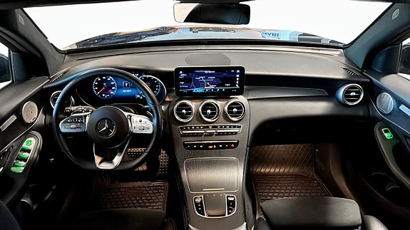 Mercedes-Benz GLC300 de 4 of 5