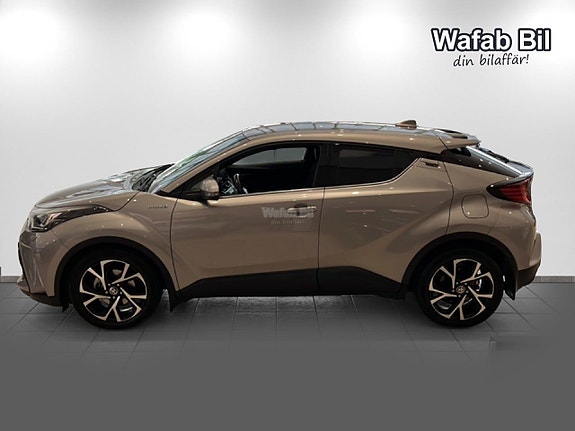 Toyota C-HR 4 of 5