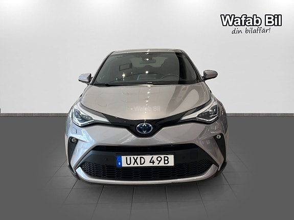 Toyota C-HR 2 of 5