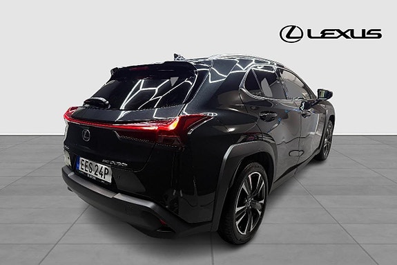 Lexus UX250h 5 of 19