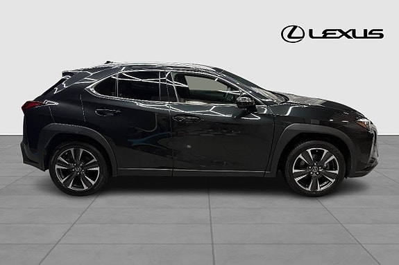 Lexus UX250h 6 of 19