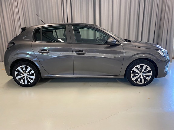 Peugeot 208 3 of 21