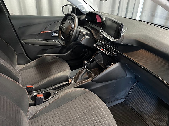 Peugeot 208 8 of 21
