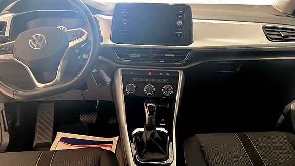 Volkswagen T-Roc 9 of 12
