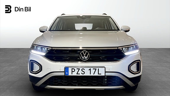 Volkswagen T-Roc 4 of 5