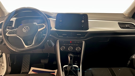 Volkswagen T-Roc 10 of 12