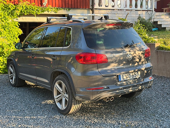 Volkswagen Tiguan 2 of 6