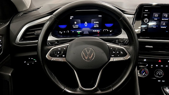 Volkswagen T-Roc 22 of 25