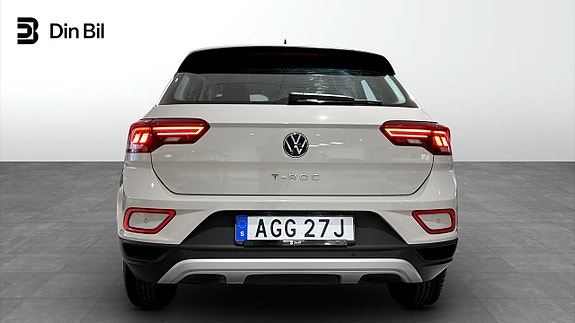 Volkswagen T-Roc 10 of 25