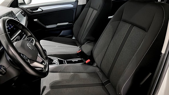 Volkswagen T-Roc 13 of 25