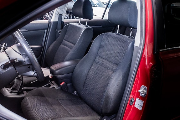 Toyota Avensis 14 of 24