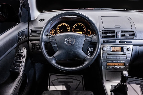 Toyota Avensis 16 of 24