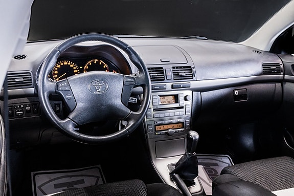 Toyota Avensis 17 of 24
