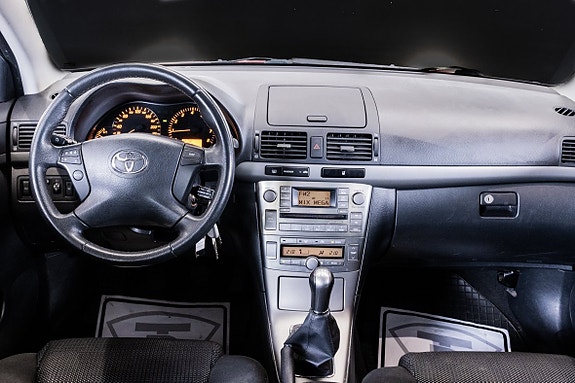 Toyota Avensis 15 of 24