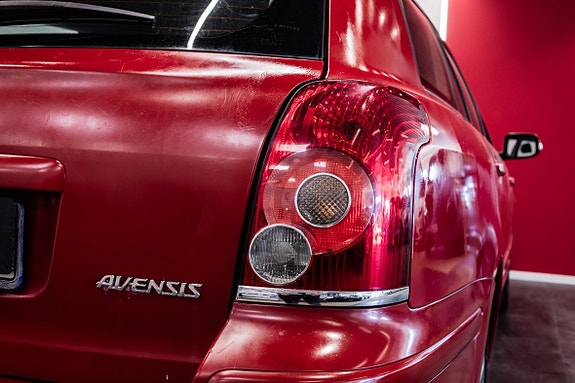Toyota Avensis 9 of 24