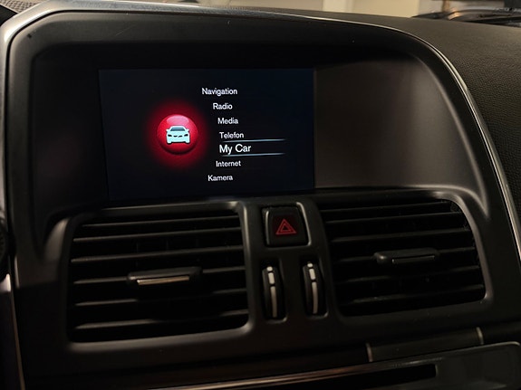 Volvo XC60 11 of 16