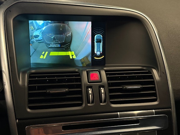 Volvo XC60 9 of 16