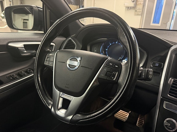 Volvo XC60 6 of 16