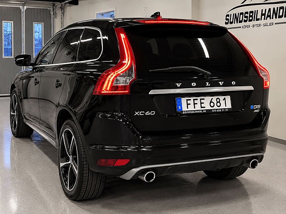Volvo XC60 3 of 16