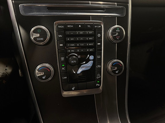 Volvo XC60 12 of 16