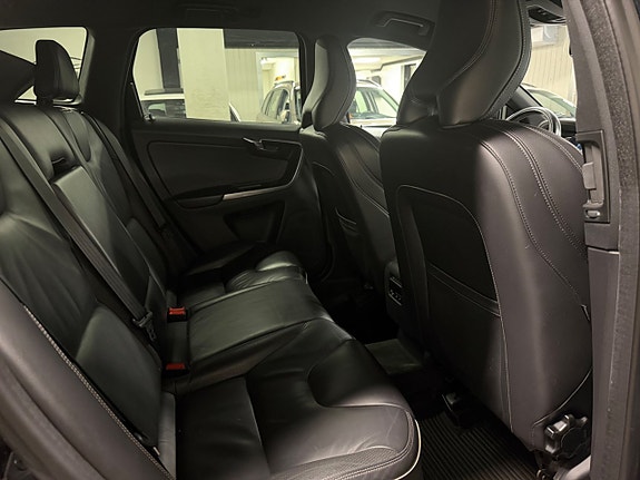 Volvo XC60 16 of 16