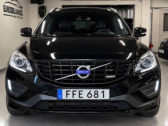 Volvo XC60 2 of 16