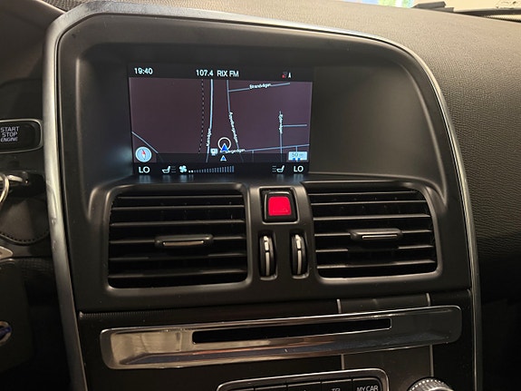 Volvo XC60 10 of 16