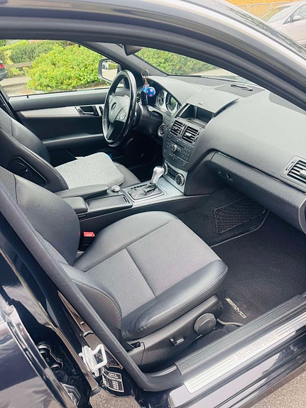 Mercedes-Benz C220 5 of 5