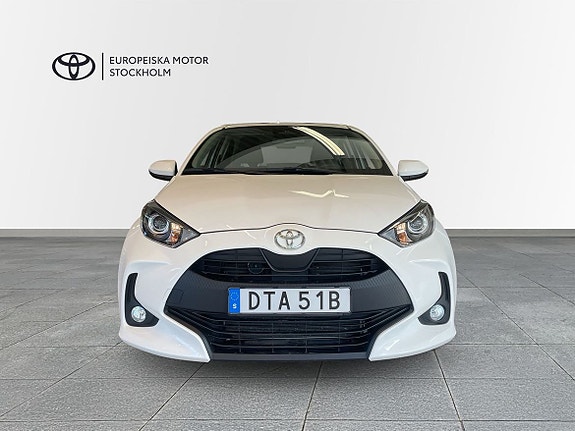 Toyota Yaris 5 of 17