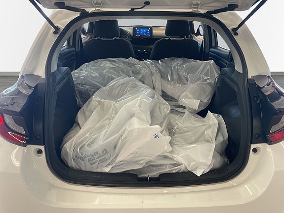 Toyota Yaris 10 of 17