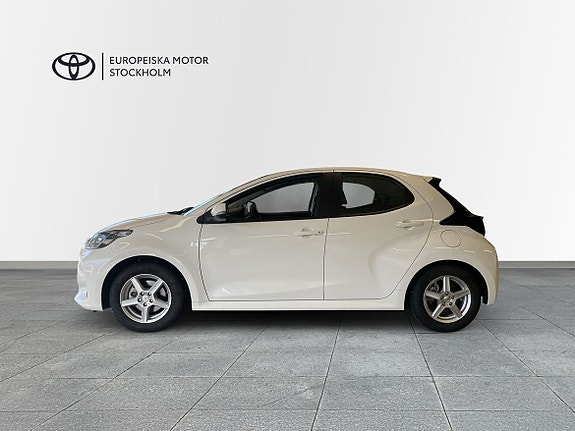 Toyota Yaris 3 of 17