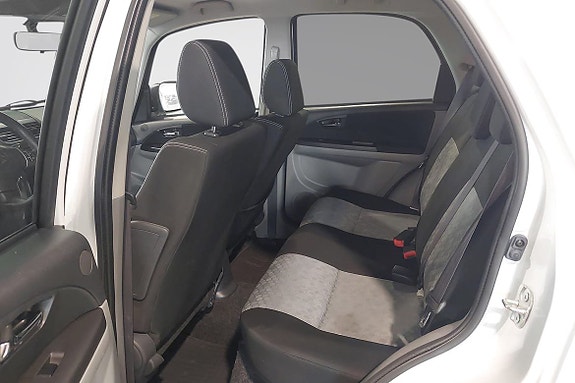 Suzuki SX4 5 of 5