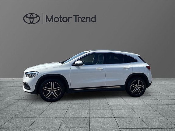 Mercedes-Benz GLA220 d 3 of 5