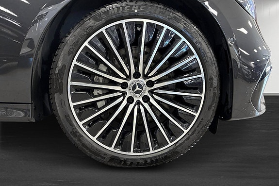 Mercedes-Benz E300 de 12 of 12