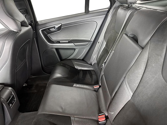 Volvo V60 7 of 10