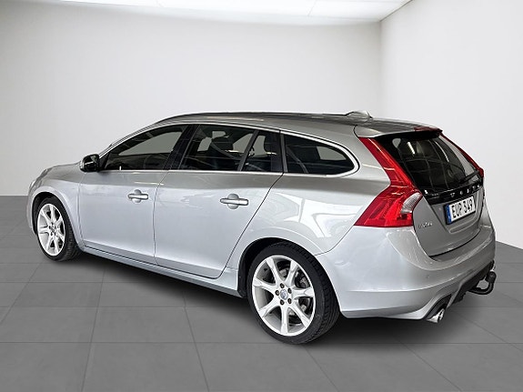 Volvo V60 3 of 5