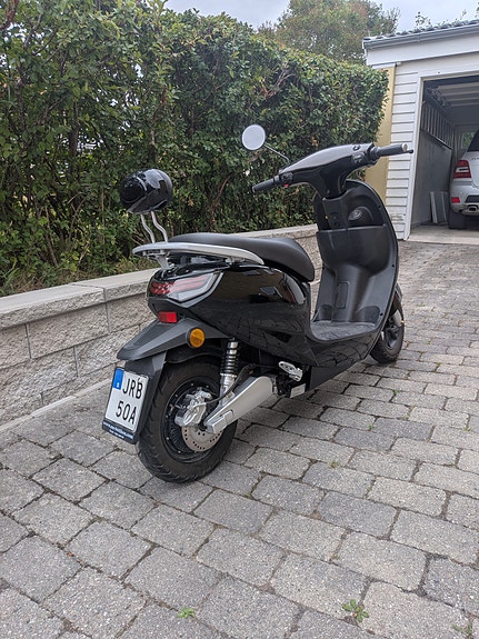 Sakura El - moped 3 of 4
