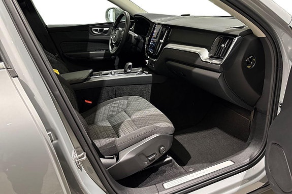 Volvo XC60 13 of 30