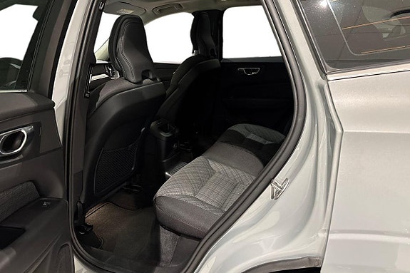 Volvo XC60 24 of 30