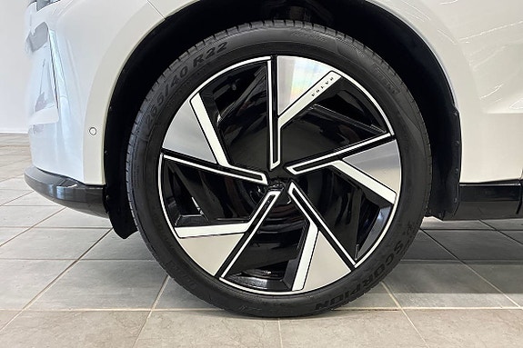 Volvo EX90 17 of 26