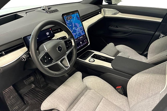 Volvo EX90 26 of 30