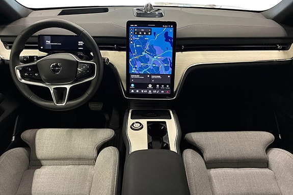 Volvo EX90 17 of 30