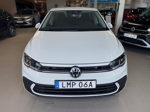 Volkswagen Polo 2 of 5
