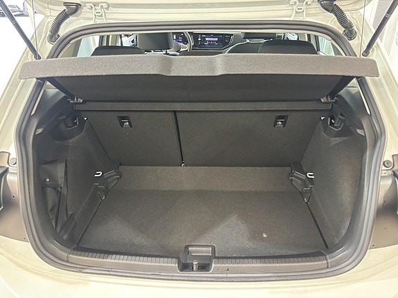 Volkswagen Polo 17 of 17